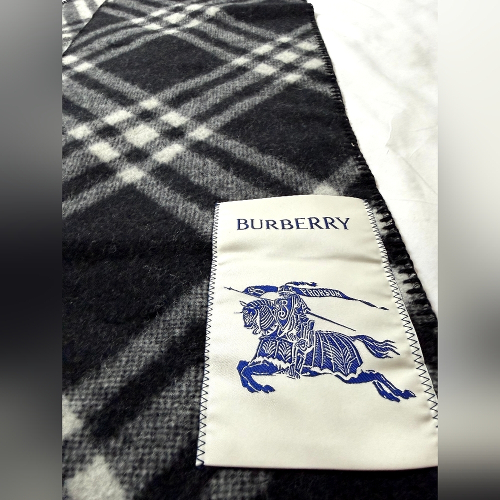 Burberry Black and White Plaid Scarf - Picture 4 of 4